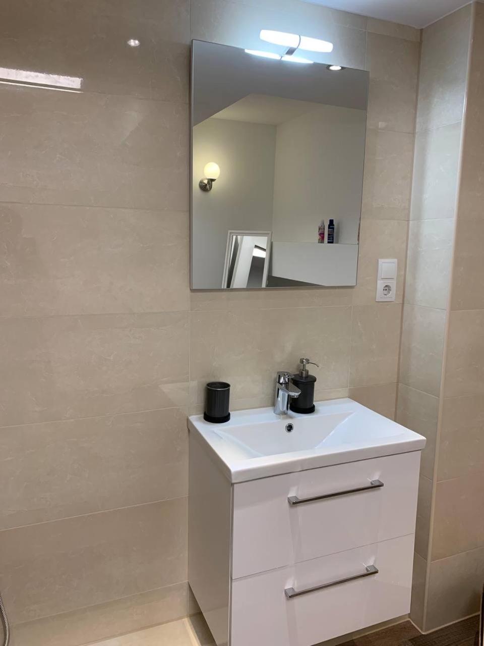 Central Private Rooms In Popular Neighborhood! Cologne Exterior photo